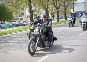 Англичани на рок фест в с. Елешница