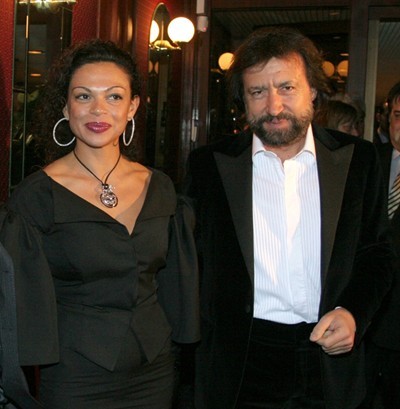 Запалиха дома на семейство Баневи (Обновена) 1 57786714 0c0c 31b8