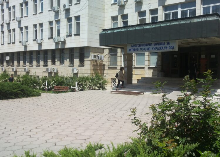 Двама настанени в кърджалийската болница след катастрофа между Бенковски и Фотиново 1 57786714 7360 8658