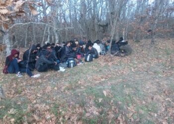 Каналджия търси мигранти с обява