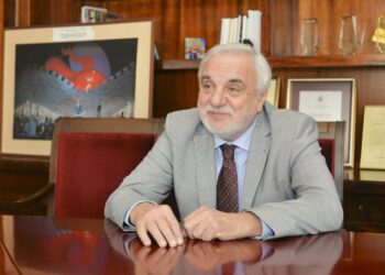 Над 300 души участват в магията “Опера на открито” на “Александър Невски”