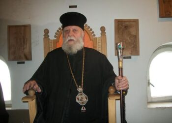 Цяло село стяга бунт срещу митрополита на Враца