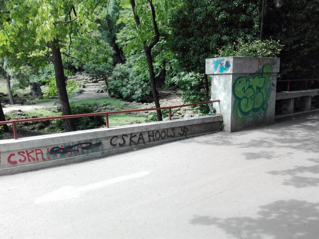 57786714 f1d9 63c2