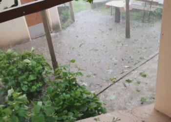 Нова порция бури и градушки ни заливат днес