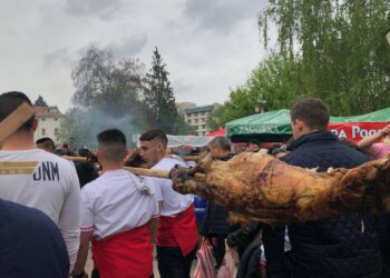 Чевермета и каба гайди водят туристи в Златоград (Снимки)