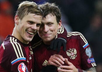 Руски футболисти пръснаха 250 000 евро за шампанско (ВИДЕО)