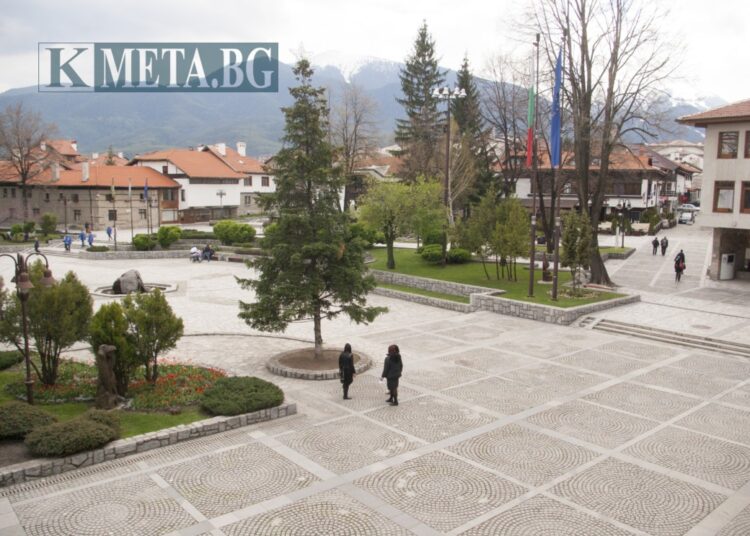 Продължава премахването на висящи кабели в Банско 1 59bec770 de8c c5fd 3