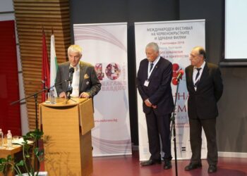 Кинодейци и психолози търсят генезиса на агресията