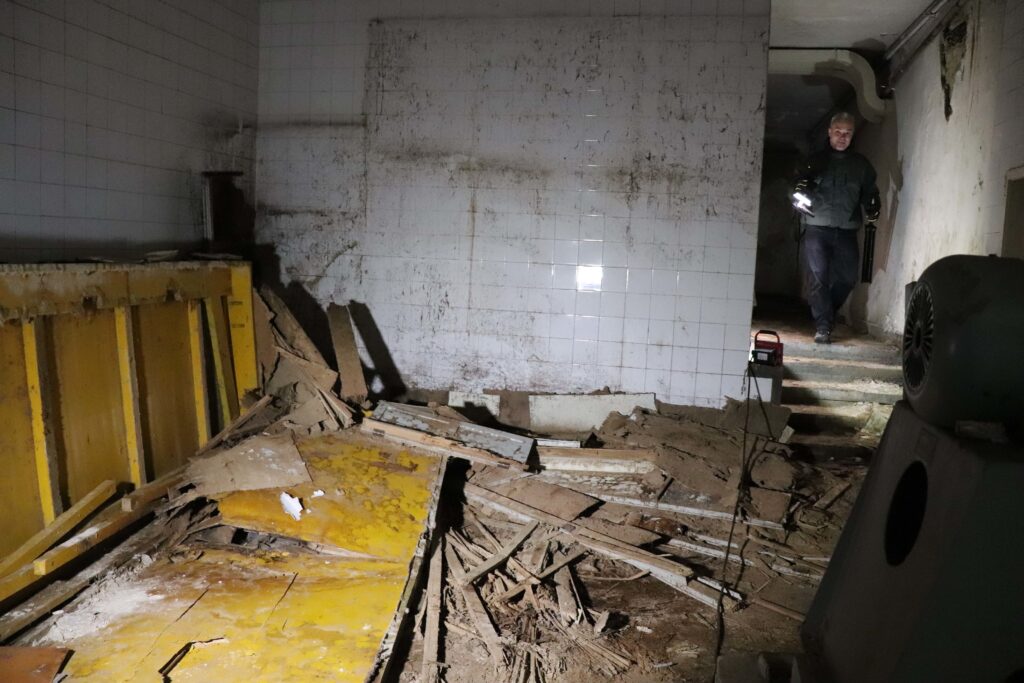 Показаха какво има в бункера под мавзолея на Георги Димитров (снимки) 5 6 151