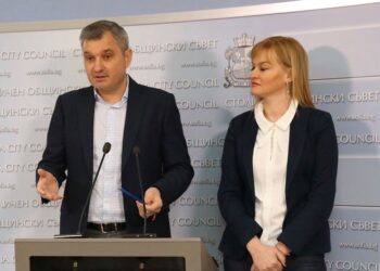 Ще учат 2 г. чиновниците на Фандъкова как да качват PDF-файлове