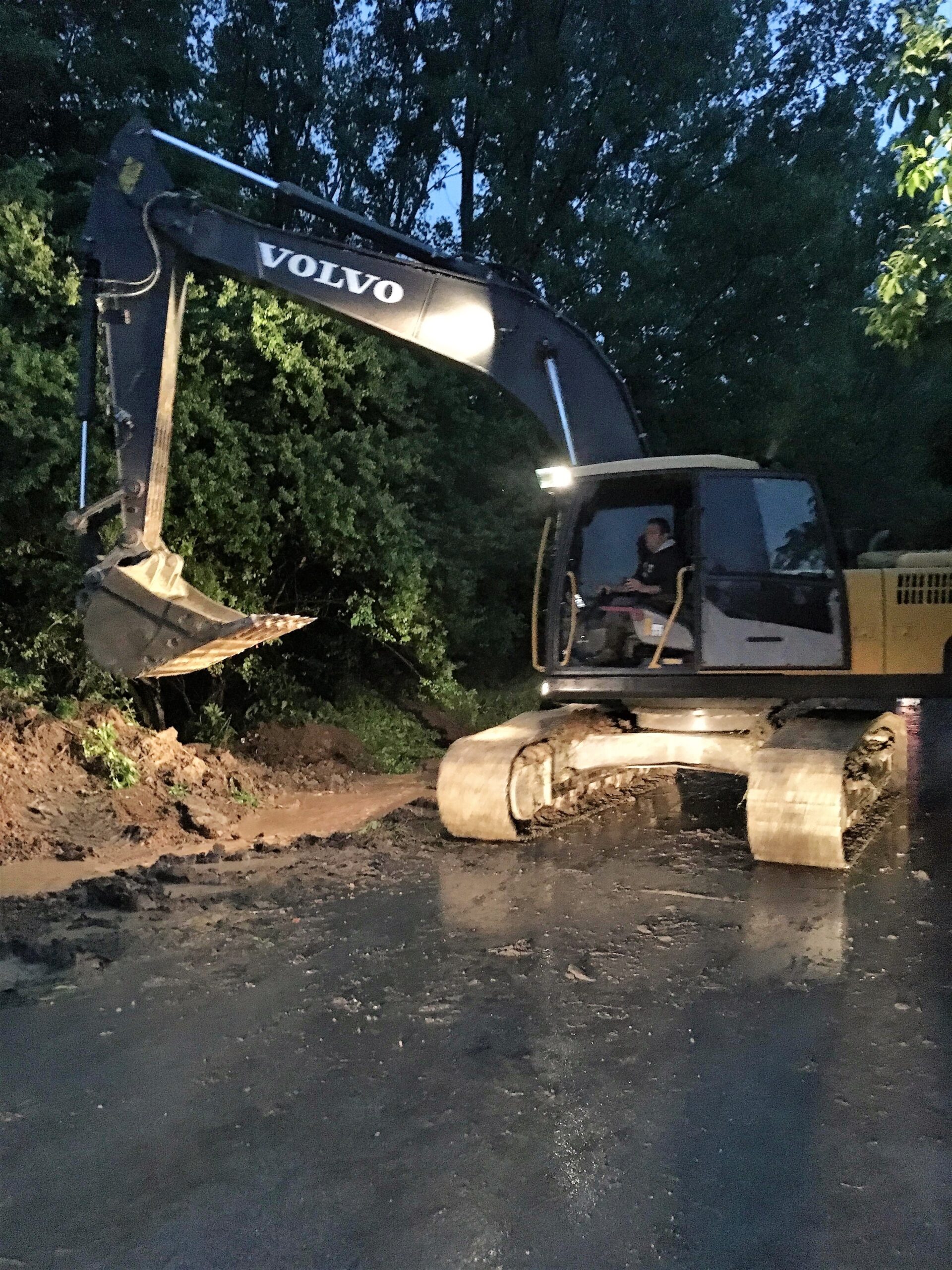 Порой наводни дворове във великотърновско село