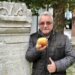 Фермер продава ябълка, целуната от слънцето, за 95 000 евро 8 Фермер продава ябълка, целуната от слънцето, за 95 000 евро