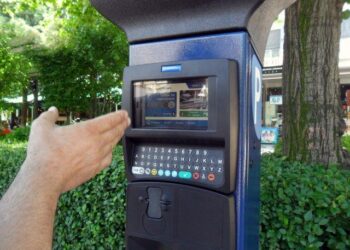 Ямболии паркират преференциално до работа и плащат с автомат