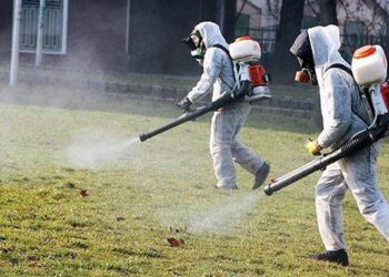 Пръскат срещу кърлежи и комари край училища и детски градини