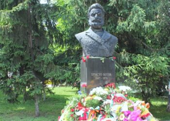 Търговище без тържествен ритуал в Деня на Ботев