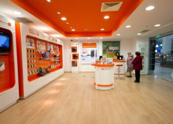 Клиентите на VIVACOM купуват електронен билет през телефона