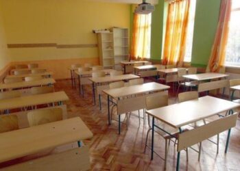 Как се връщат учениците от 5 до 12 клас в училище?