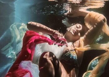 Атрактивна изложба “гмурка” бургазлии под вода 