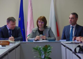 Дезинфекцират и магазините в Казанлък