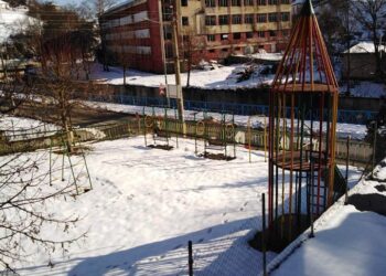 Модерен терен за безопасна игра правят по “Красива България”