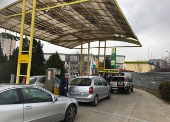 Издирват обирджията на бензиностанция в Стара Загора