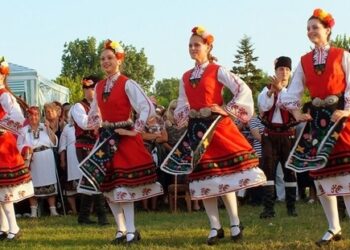“Хоро край Пирина” се извива в първия юлски ден