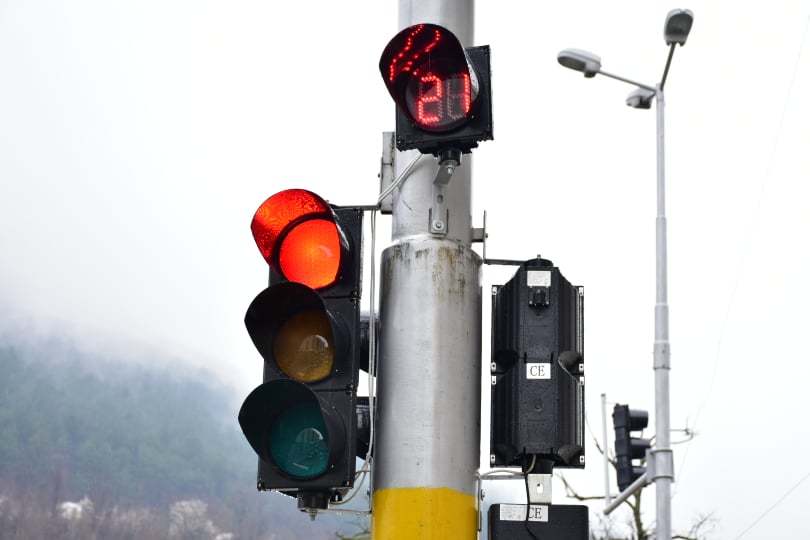 Нови поколение LED светофари монтират във Враца