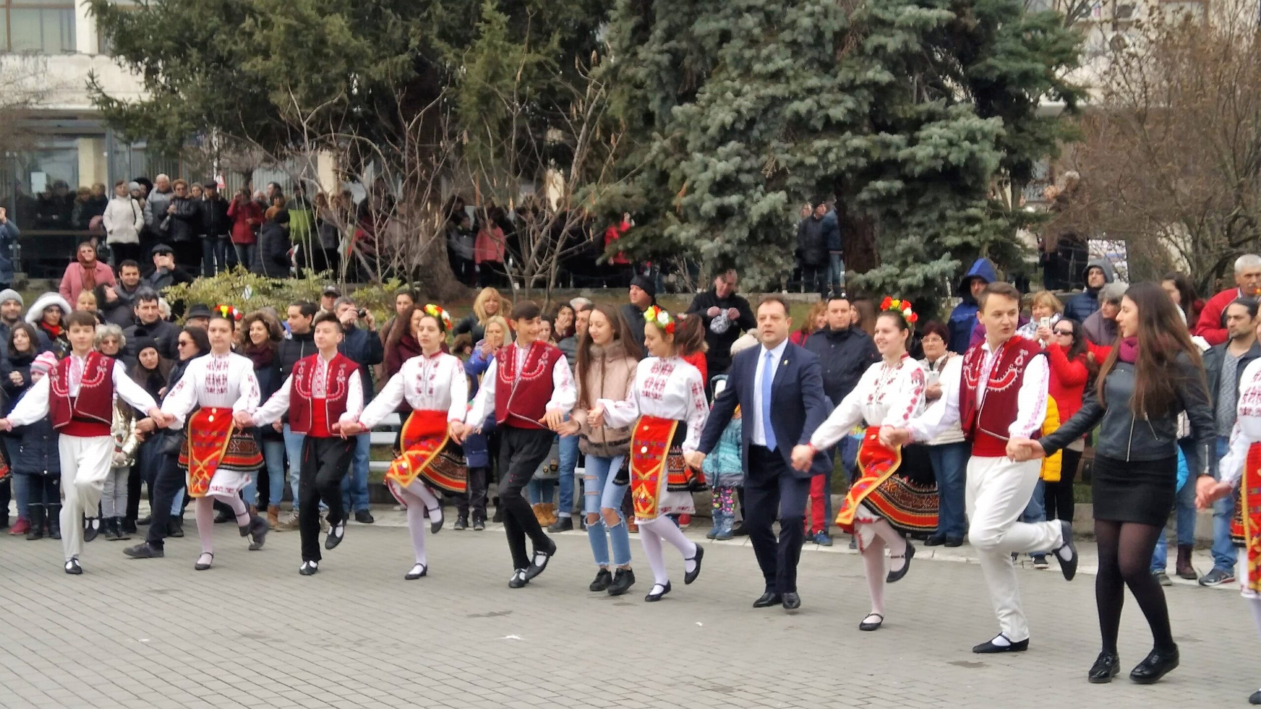 Велико Търново отбеляза тържествено 141 години свобода