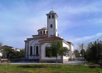 Стотици миряни на храмов празник в църквата на Струмяни