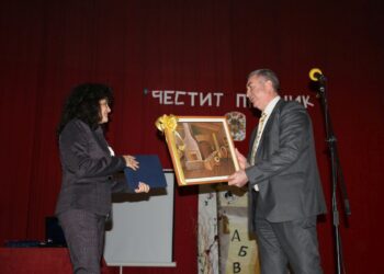 Кметът на Видин гостува на 90-годишно читалище