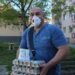 Фейсбук доброволци зарадваха 50 пенсионери за Великден
