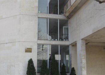 Санират общинска администрация с близо 2 млн. лв.