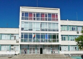 Английската гимназия в Бургас с нов директор
