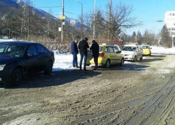 Удариха черни таксита с акция във Враца