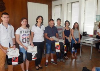 Ученици събраха тон капачки за Зара