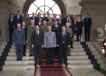 Радев удостои с “бригаден генерал” проф. Мутафчийски