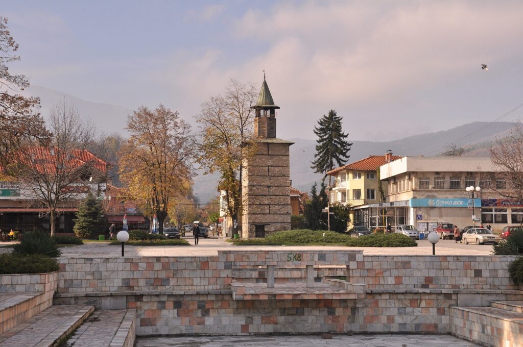Вдигат СПА център с минерална вода под Ком 1 Berkovica 020 3