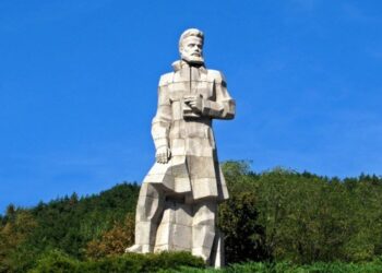 Ученици от Пловдив търсят знаците на свободата и героизма