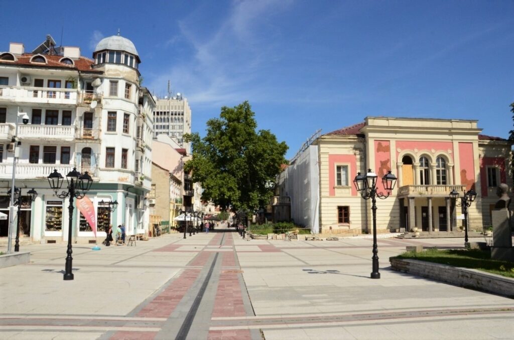Ремонтират вековната сграда на видинския театър 1 CPZona remont 1