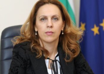 Вместо полеви болници: Държавата наема хотели за COVID-пациенти