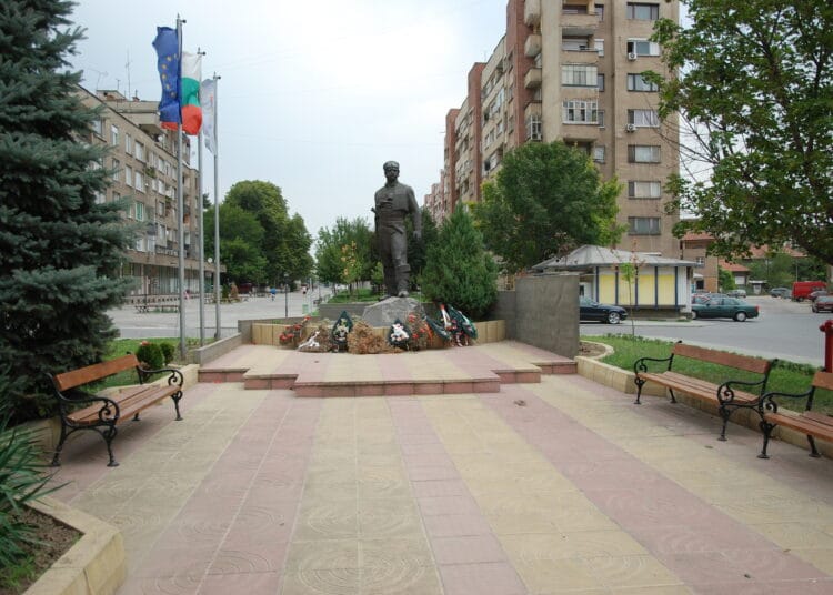 Лом почете дядо Цеко Войводата 1 Centar 003a