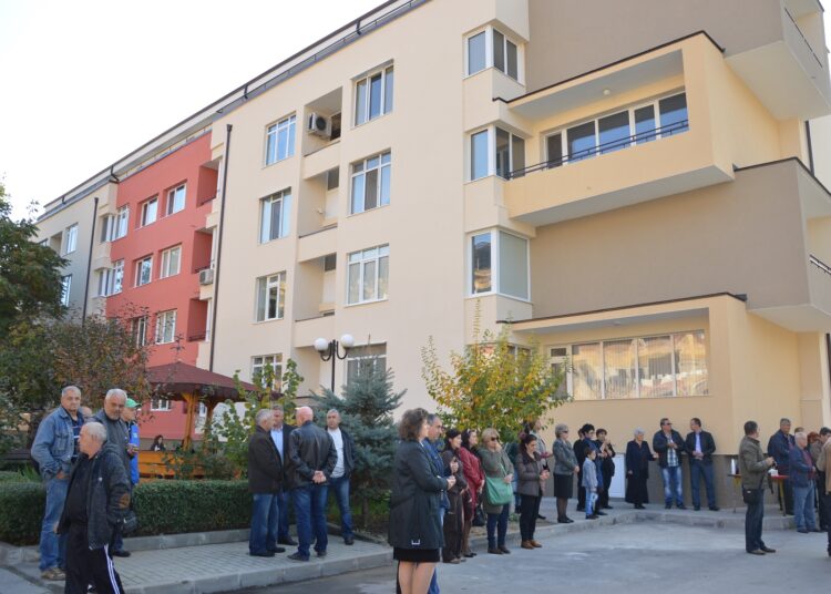 Прерязаха лентата на два санирани блока в Гоце Делчев 1 D0 93 D0 94 D1 81 D0 B0 D0 BD D0 B8 D1 80 D0 B0 D0 BD D0 B8 D0 B1 D0 BB D0 BE D0 BA D0 BE D0 B2 D0 B5 1 1