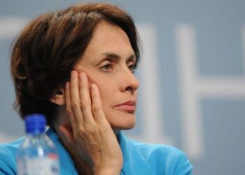 Външно привика Надежда Нейнски в София