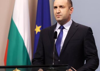Президентът Радев се среща с Бербатов и Фиго