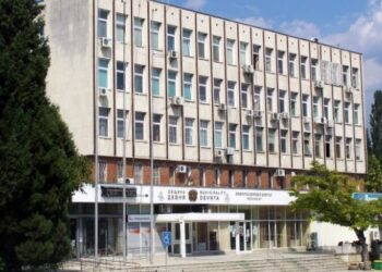 Девненски заводи инвестират в образованието
