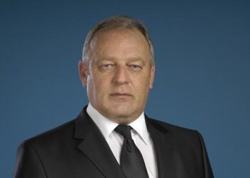 Кметът Мелемов предлага спортната зала да носи името на Чолаков