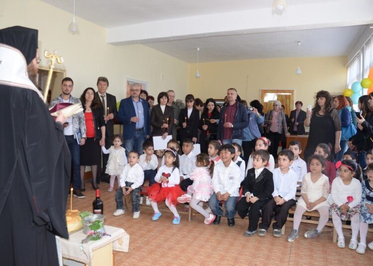 Обновиха забавачка преди Великден 1 DG Mir Dunavci 3