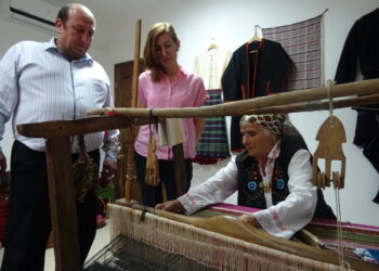Показват стари занаяти на празника на Деултум