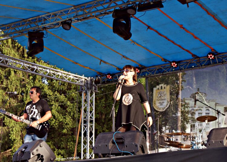 Търговище съчета бира, рок и стари градски песни 1 DSC06040 copy