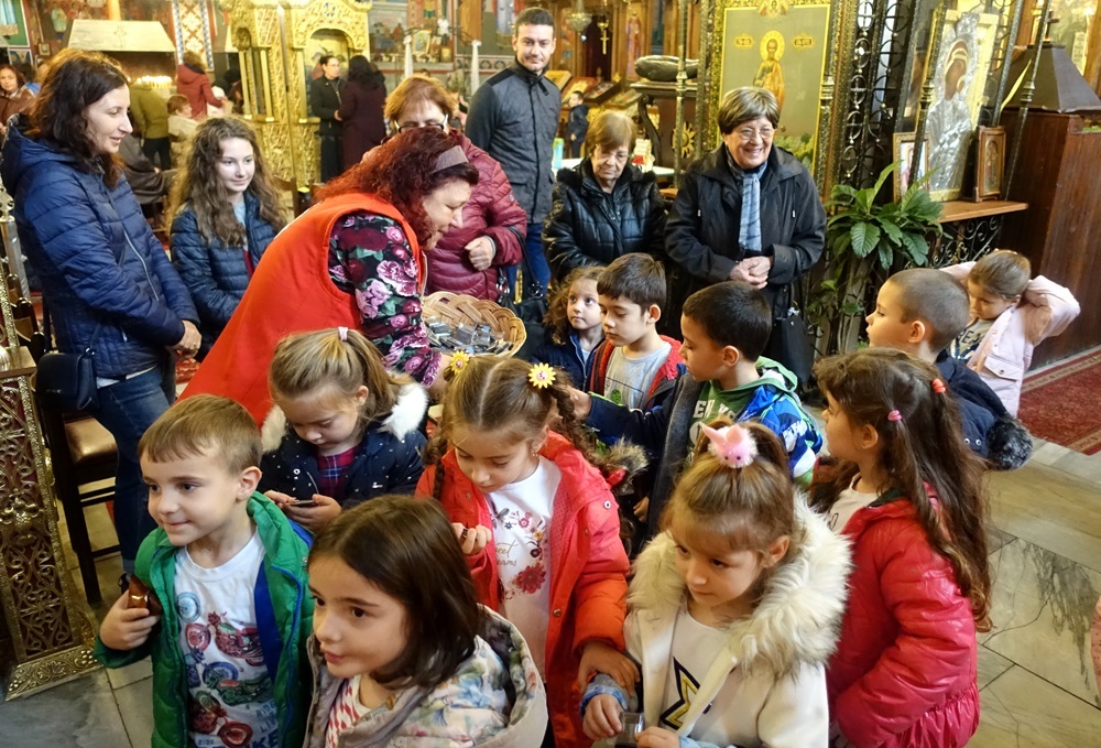 Несебърски деца отбелязаха Деня на християнското семейство 8 Несебърски деца отбелязаха Деня на християнското семейство